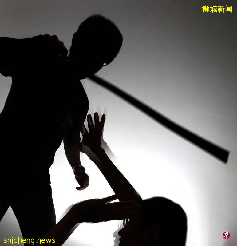 五岁儿咬弟弟 火爆父惩戒虐儿坐牢 妻子又因何事被控