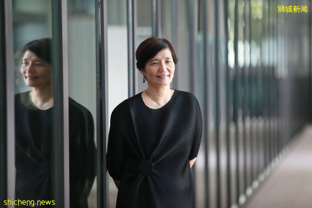 第四屆新加坡華族文化貢獻獎的得主是誰