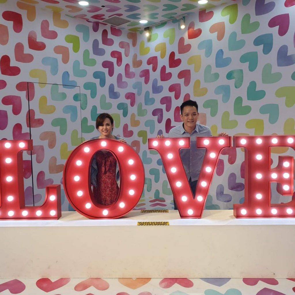 Suntec City彩色打卡空間限時登場📷鮮活色彩的愛心牆、LOVE立體燈飾,浪漫藏不住啦😘