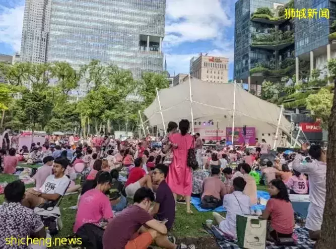 新加坡Pink Dot 6月18日回归，大量人群排起长龙现场非常热闹