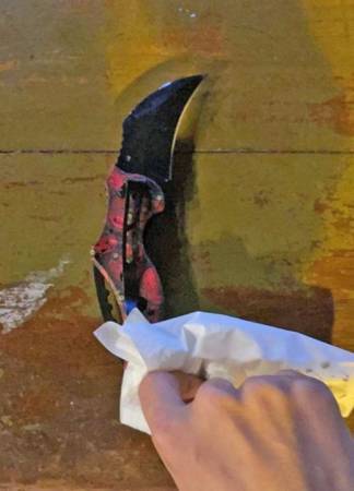 掀桌椅砸酒瓶！两帮人餐馆爆冲突   吓跑顾客 