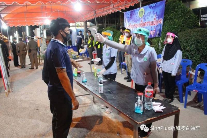 新加坡在抗疫，泰國也在“抗議”，這位鄰居是怎麽了