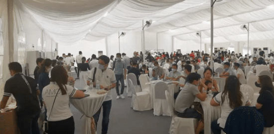 新加坡新开楼盘引发“高温”，宏茂桥旁学区房看房人潮了解一下