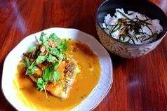 贫苦家庭出身,却在新加坡找到富二代马来族老公