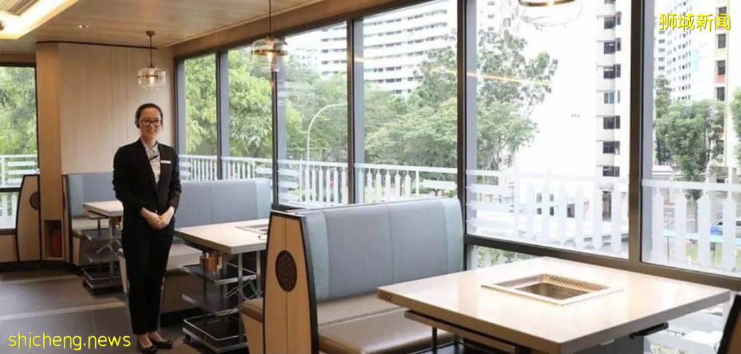 在新加坡海底捞上班,就像被打了鸡血一样