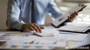 罕見爆光！新加坡一次逮捕這35人！他們用騙來的錢買豪宅名表，開法拉利、勞斯萊斯