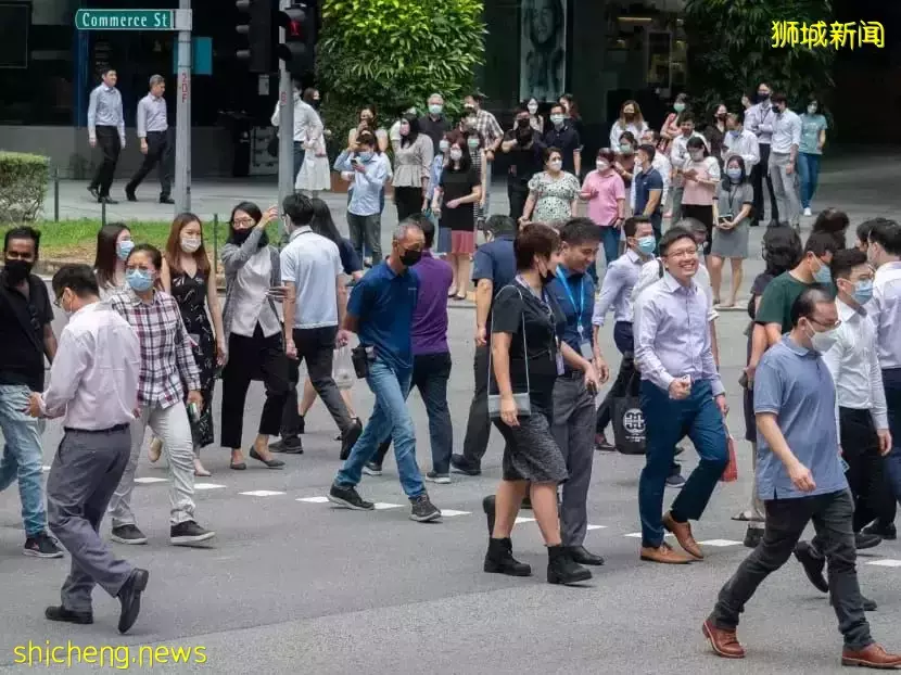 新加坡衛生部長“被迫代言”老花眼藥、脊椎病藥……無奈發聲