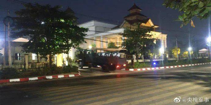 缅甸进入紧急状态!深夜扣押领袖,掐断电视信号!新加坡外交部提醒注意安全