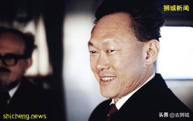 从限制到推广,新加坡的华语和英语天天为说话“掐架”