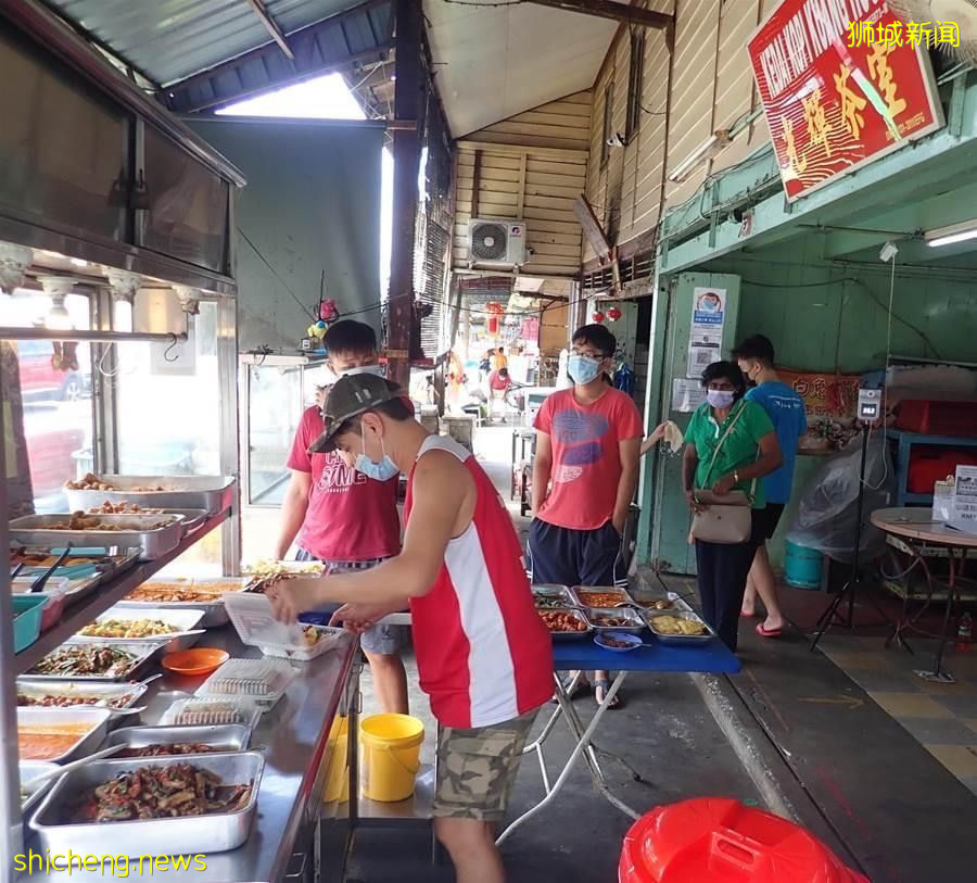 新加坡厨师放假回马变失业,在母亲建议下卖椰浆饭,结果颠倒传统一炮而红