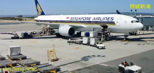 斯裏蘭卡總統搭軍機出逃後，抵達新加坡