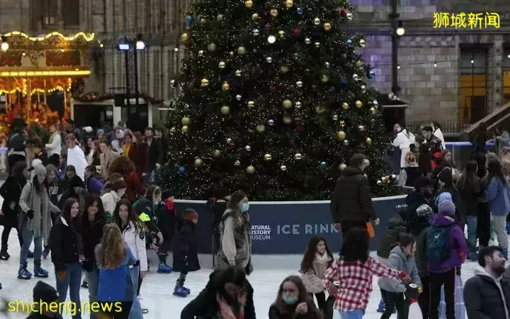 韩国失控!“共存”45天后紧急叫停!新加坡现24例奥密克戎,张文宏预测明年恢复正常生活