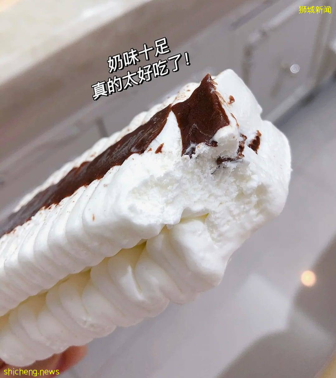 雪糕界的断货王🏆 经典雪糕Wall's Viennetta千层雪糕推出迷你版+粉色白桃口味！寻找童年的味道✨ 