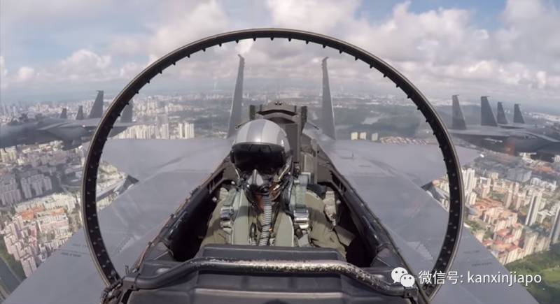 开战斗机的帅哥摇滚演唱,近2000个转传