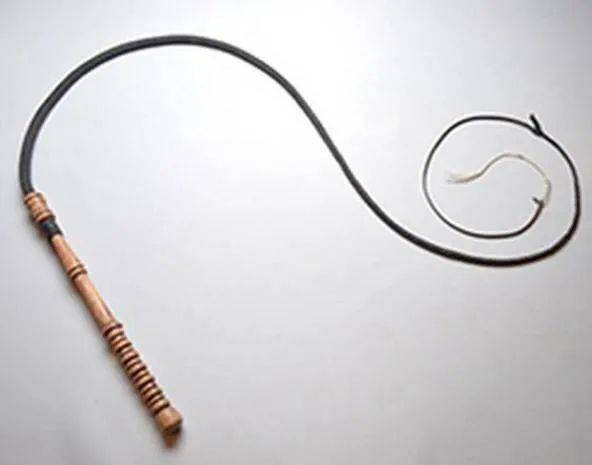 克拉码头群殴命案，5名被告分别判监挨鞭，网友直呼判轻了