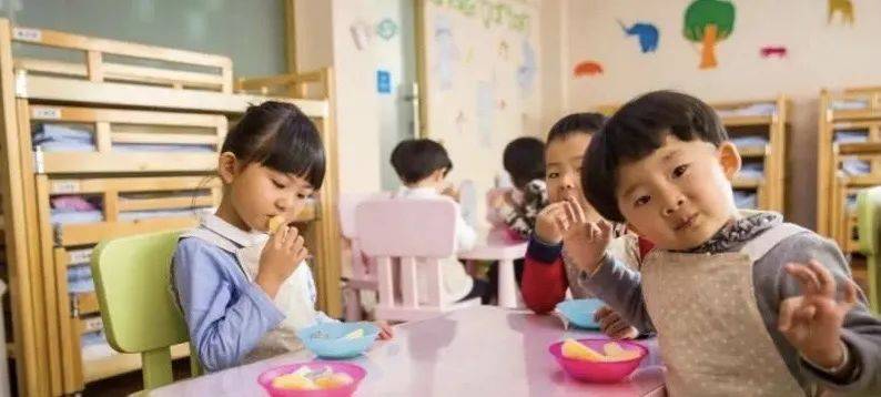 新加坡小康家庭每月賺多少錢?揭秘新加坡中産現狀