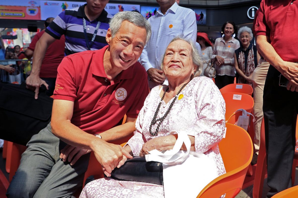 李总理：不同角色的女性 都为塑造新加坡做出贡献