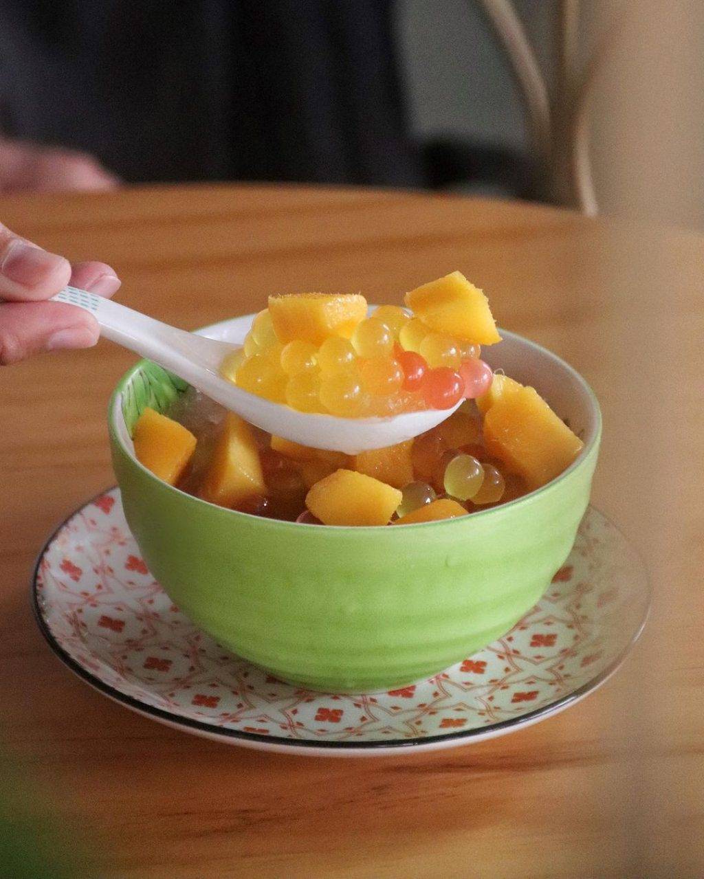 深夜甜品店✨芽籠“Sweet Hut Dessert 甜秘密”🍬糖果色空間、傳統新潮糖水，營業到淩晨4點