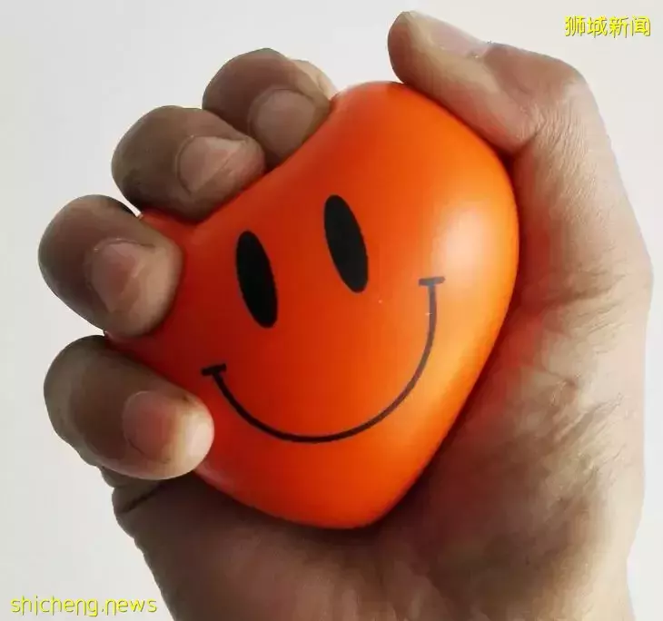 我和女儿在新加坡被毁三观，售货员：“这里是新加坡，不是中国”