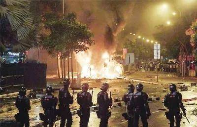 可能你在中国每天都干的事情在新加坡可能要坐牢