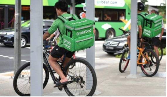 疫情前的新航机师VS疫情后新航机师,从制服诱惑到跑腿一哥