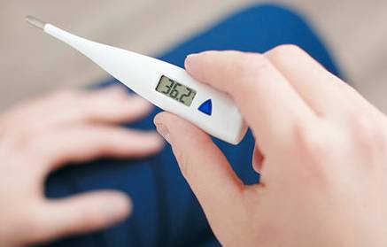 新加坡病例飙升下,1万6500确诊者在家养病!必备“生存包”来了