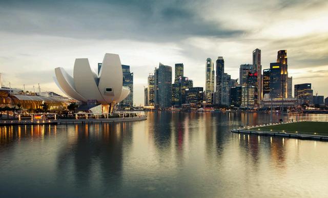 新加坡城市环境优美,人民素质高,当然条条框框也多