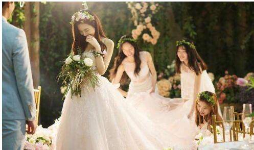 新加坡新人结婚率创五年新高,疫情下似乎都活明白了