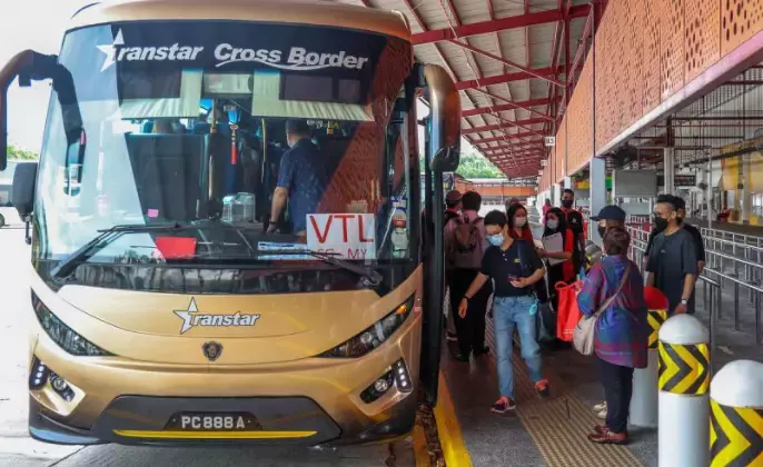 突发一波新政!这类人入境新加坡免隔离、免检测!日增或即将破万,医院又禁探访