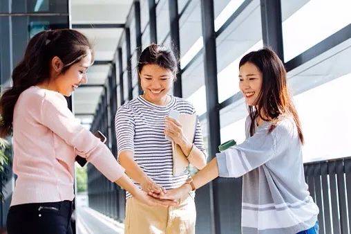 克服暴食症,順利從國大畢業,三十歲又婚姻危機!生而爲女人有多難