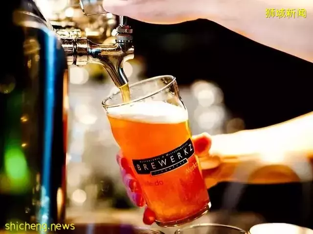 疫情下的新加坡空姐有多慘?竟淪爲陪酒女郎和超市補貨員