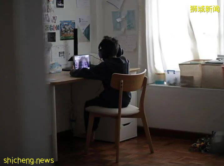 新加坡“神兽”们居家学习第一天!家长们晕了懵了乱了炸了