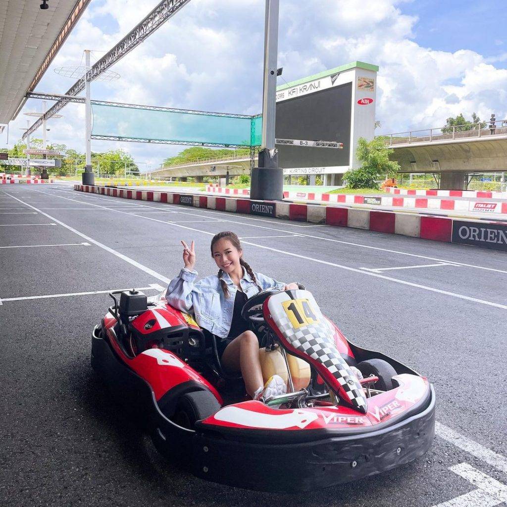 全島首創！新加坡首座室內卡丁車賽道🏎️ 4月2日正式對外開放，地點就在聖淘沙名勝世界