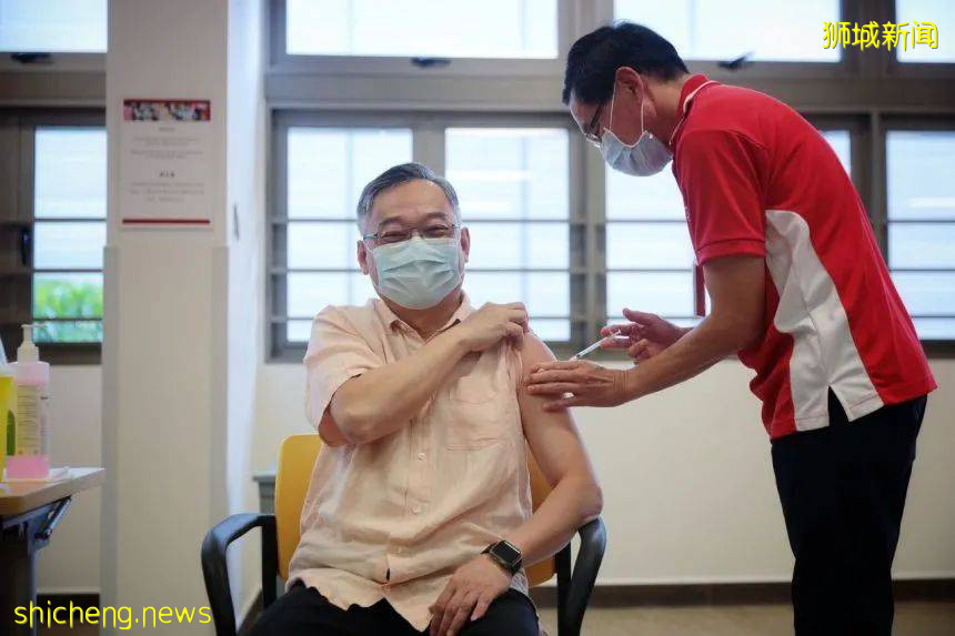 新加坡排隊瘋搶中國疫苗,人山人海驚動了警察!打完科興進入中國更容易