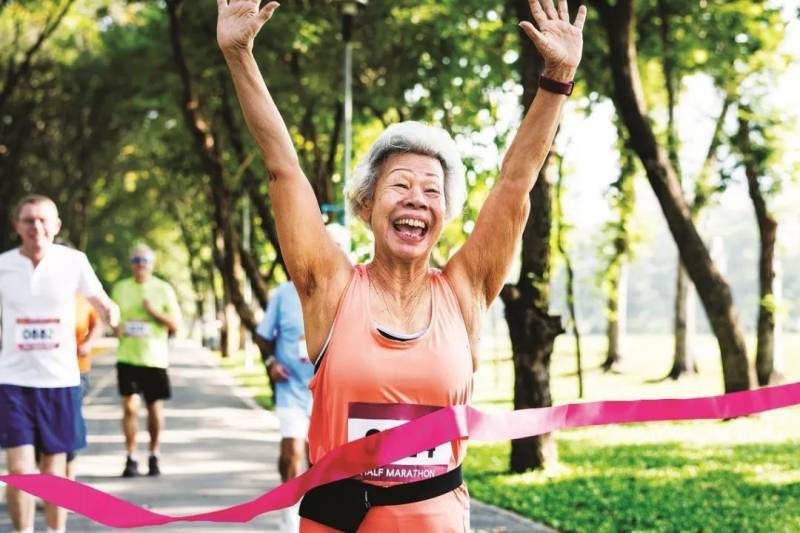 研究顯示：新加坡國人預期壽命及健康壽命高居全球第一，平均預期壽命84.9歲