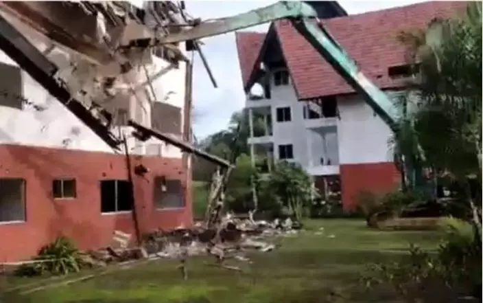 新加坡屋主遭遇“雲拆拆”,眼看在異國的房子被拆好無助