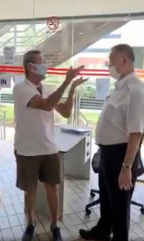 ◤新国阻断措施◢ QR码用不到  体温又测不到  大叔与保安吵起来