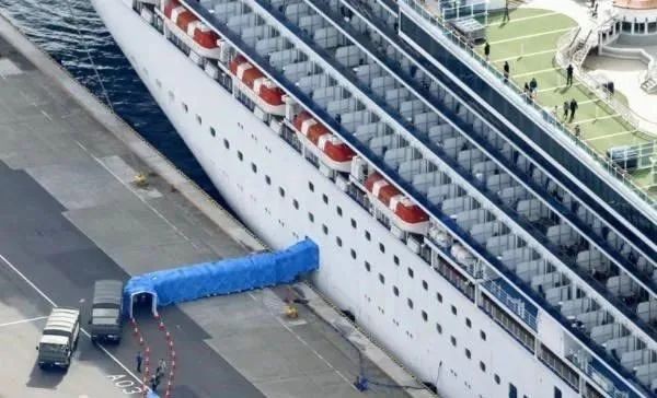 批准了!意大利游轮停靠新加坡,约2000人将登陆 | 今新增10例,累计160