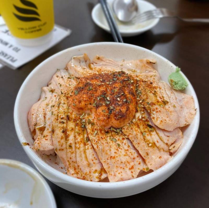 Japanese Curry Express舊商場裏的日式料理店，餐點從S$5起跳🔥 厚切生魚片、招牌丼飯、壽司卷