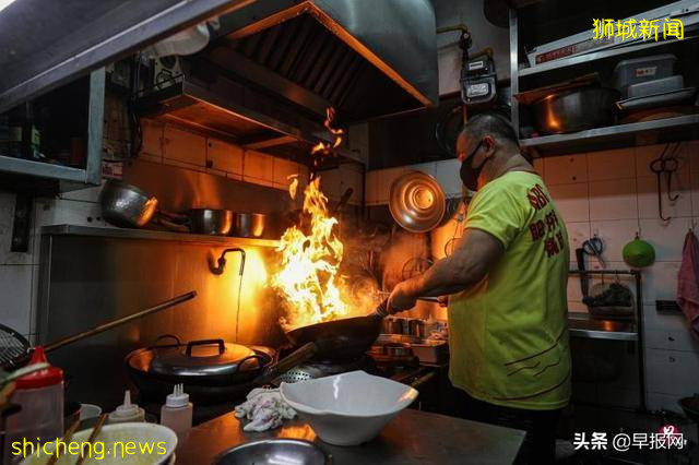 疫中守檔錢難賺 新加坡小販甘苦誰人知