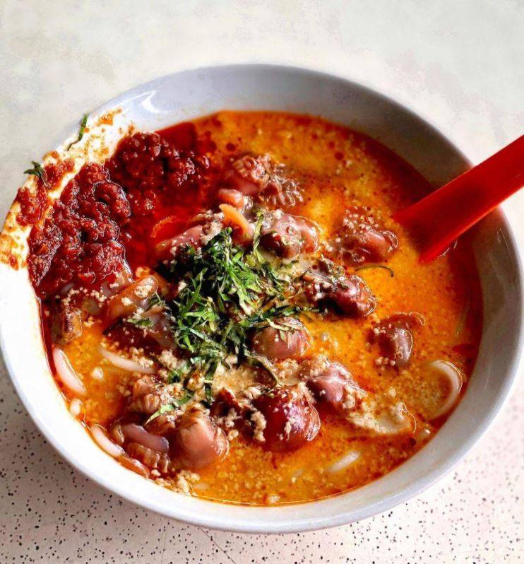 新馬知名的道地美食!來碗熱騰騰的叻沙吧