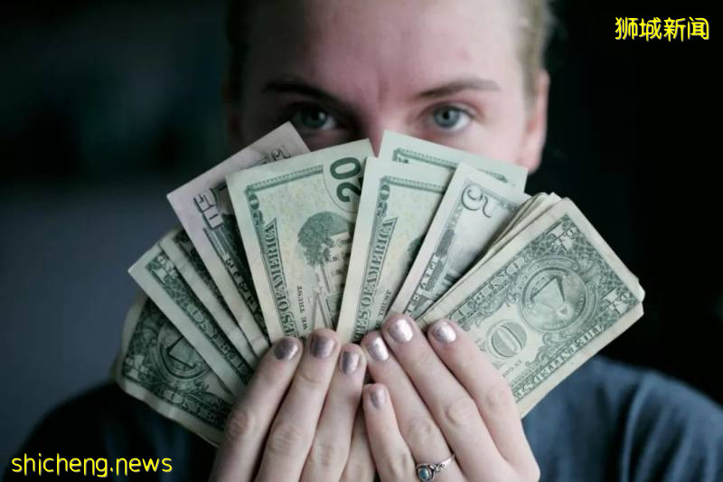 “那個工資5000的朋友,三年存下了50萬”,在新加坡的你攢到錢了嗎