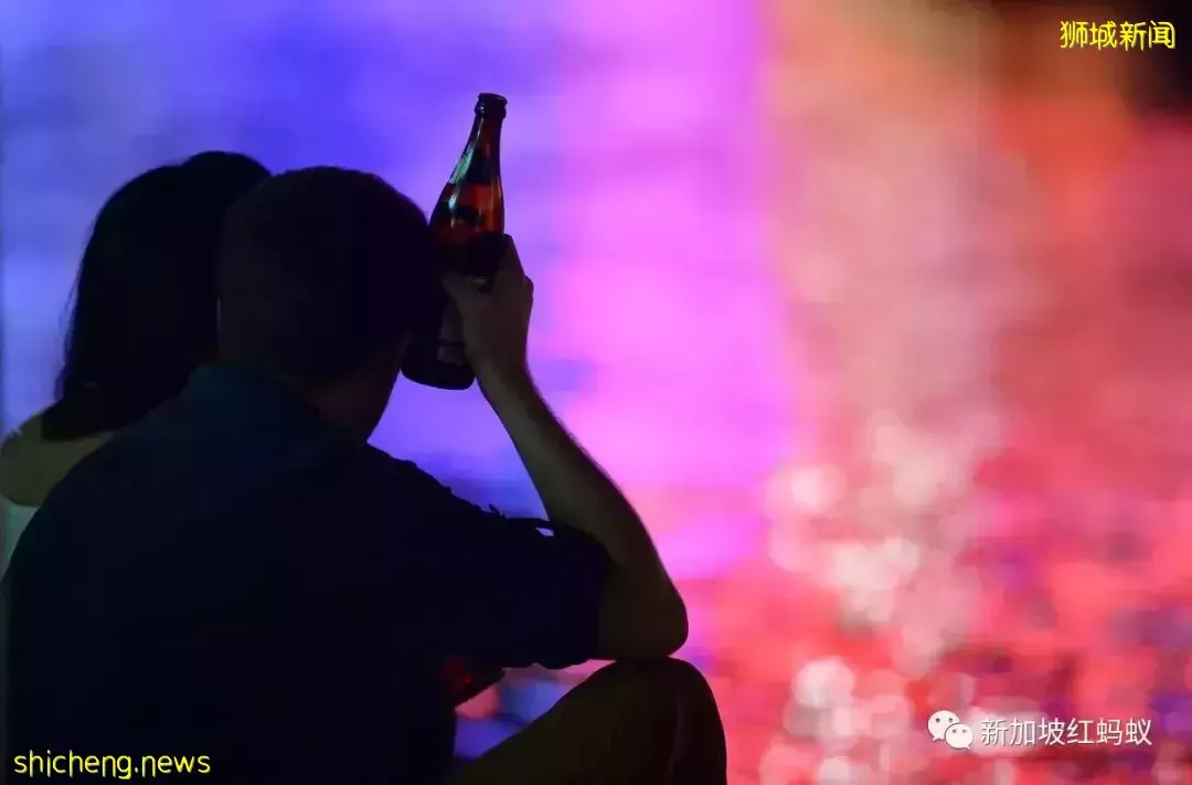 NUS拟采取更严格措施阻止学生在宿舍“酒后乱性”,能奏效吗