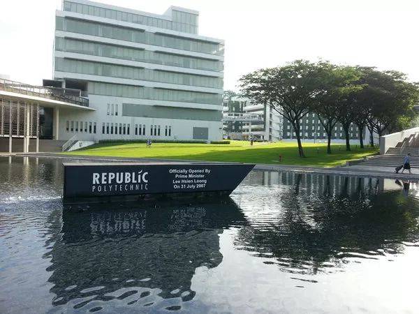 新加坡理工學院，是“大專”，太low？帶你走進真實的理工學院