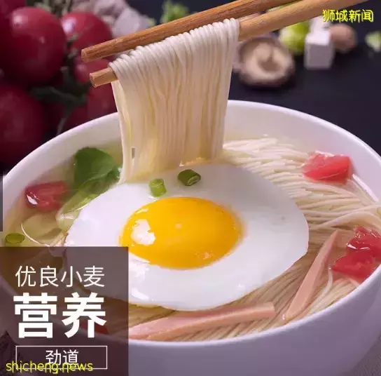 新加坡鸡肉鱼肉价格飙涨!他们排起长长长队,只为吃上这一口饭