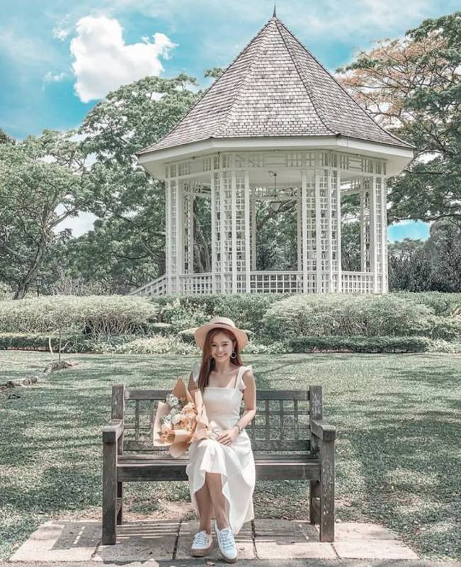 去哪里邂逅撞脸彭于晏,拜师周杰伦的坡国帅哥