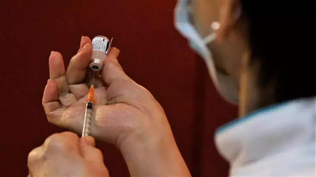 超多回國航班熔斷!新加坡決戰奧密克戎,這三點很重要!5000多人爲這個規定請願