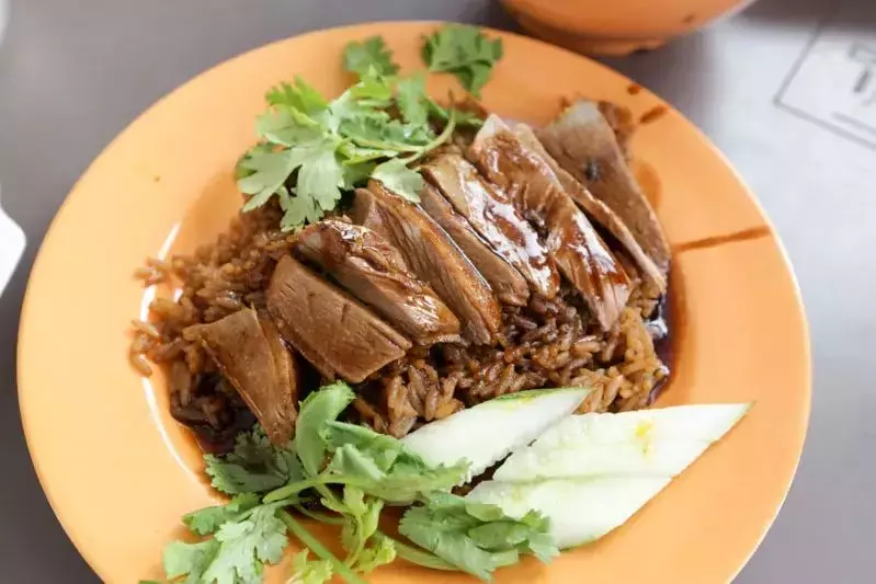 逢周末就爆滿!這個新加坡唯一的靠海美食村裏到底有哪些“寶藏小吃”