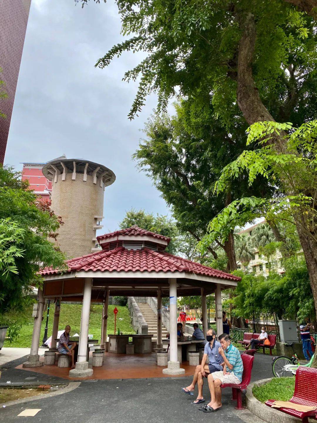 新加坡人间烟火最盛数巴刹，但是有时太浓，太呛人