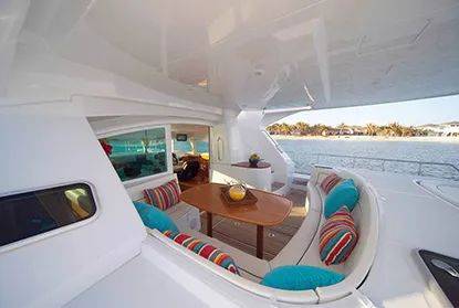 生日、求婚、潛水、團建！10個租遊艇的攻略，人均不到100新幣，低至5折